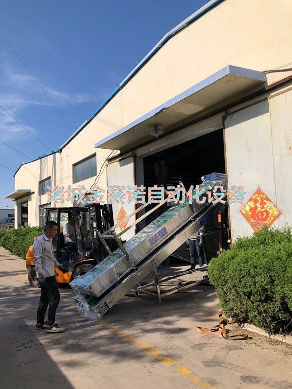 金賽諾辣椒深加工設(shè)備（切絲機(jī)、切段機(jī)、異物風(fēng)選機(jī)及配套設(shè)備）于今日發(fā)往四川自貢